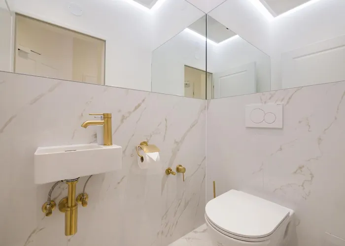 Rafael Kaiser - Signature Centre Aparthotel Viena