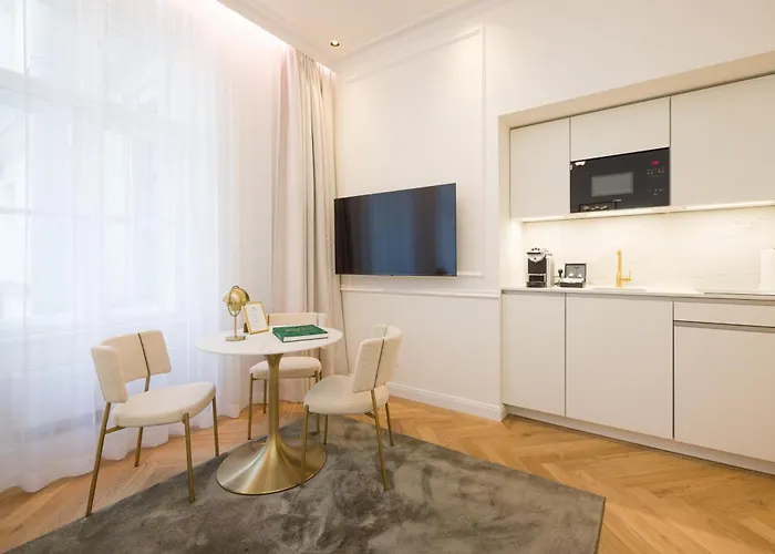 Rafael Kaiser - Signature Centre Aparthotel Viena