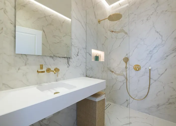 Rafael Kaiser - Signature Centre Aparthotel
