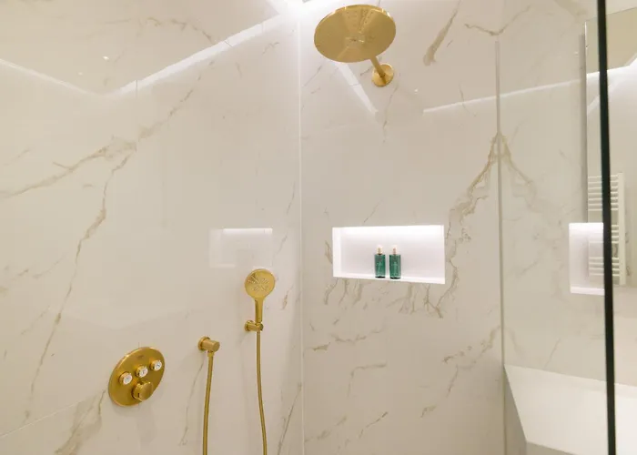 Rafael Kaiser - Signature Centre Hotel apartamentowy 4*