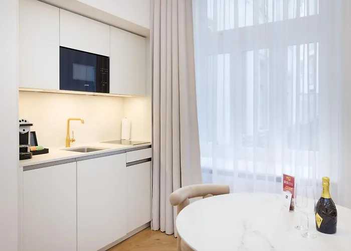 Rafael Kaiser - Signature Centre Aparthotel Viena